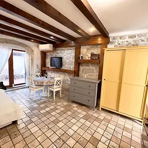 Maison d'hôtes F, Split