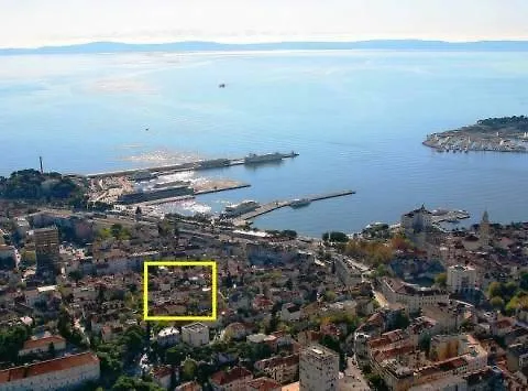 Rosmarinus Rubic Studio Split 2*,  Croacia